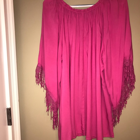 Woman’s top - Picture 2 of 4